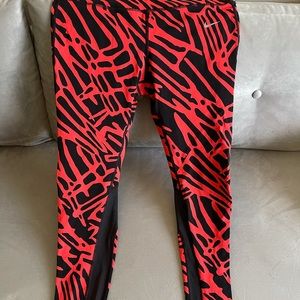NWOT Nike workout leggings